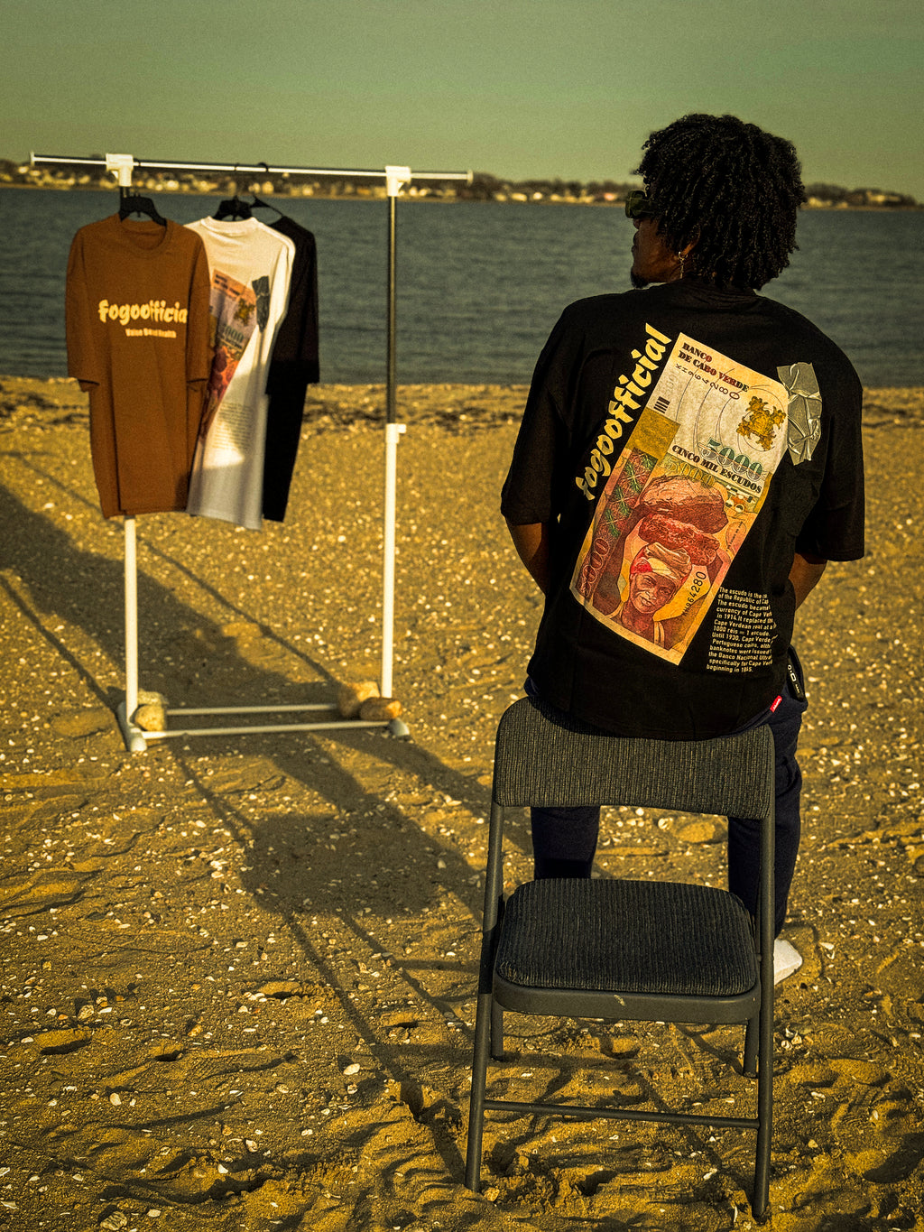 NOTA 5 MIL Escudos Tshirt FOGOOFFICIAL